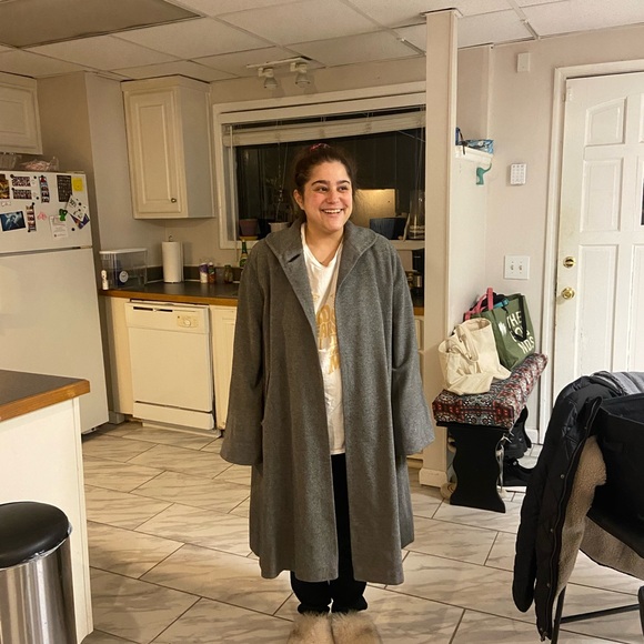 Meet your Posher, Sarah - Picture 3 of 4